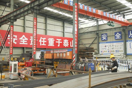 鋼構(gòu)件加工與裝飾材料銷(xiāo)售 生產(chǎn)與市場(chǎng)的雙重奏